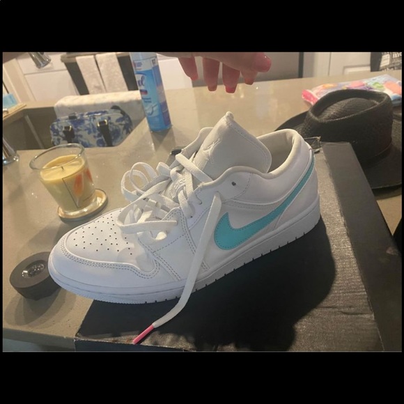 Jordans size 9.5 Men’s 11 woman’s - Picture 1 of 4